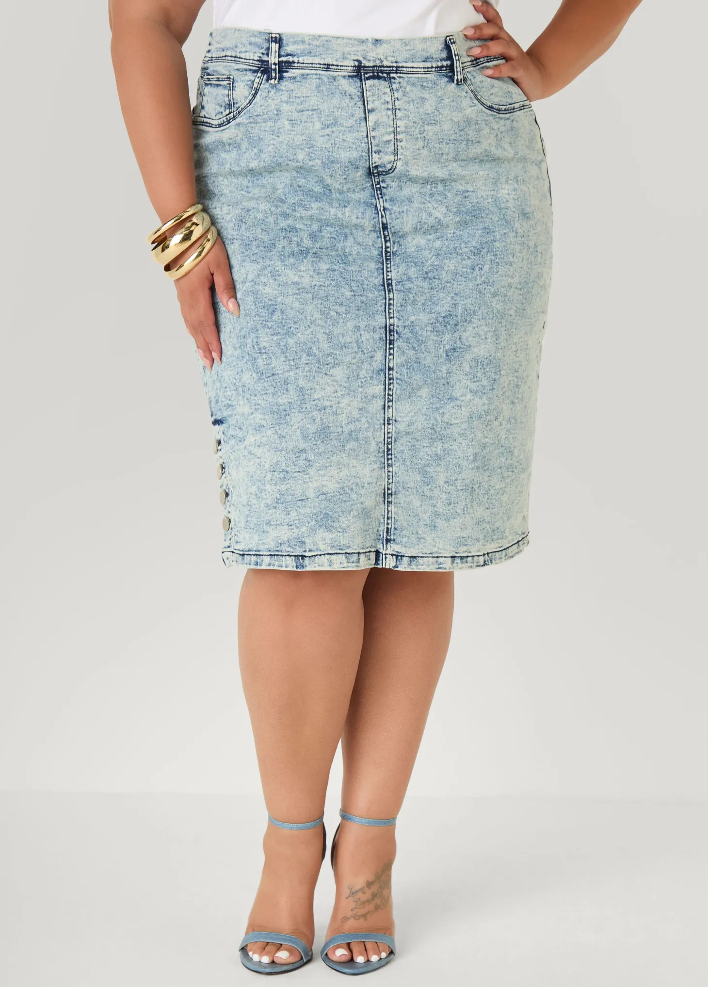 Buttoned Acid Wash Denim Skirt