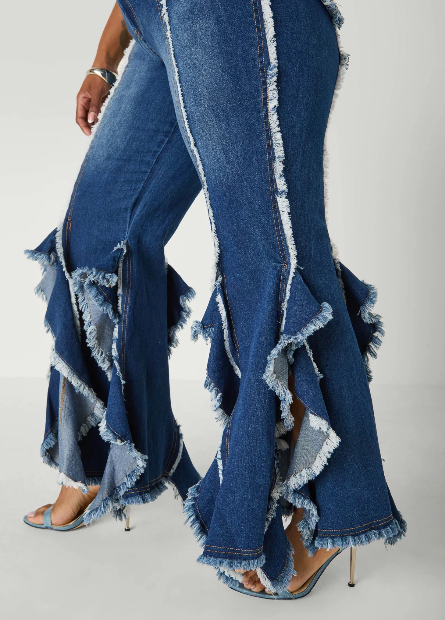 Frayed Ruffle Flared Jeans