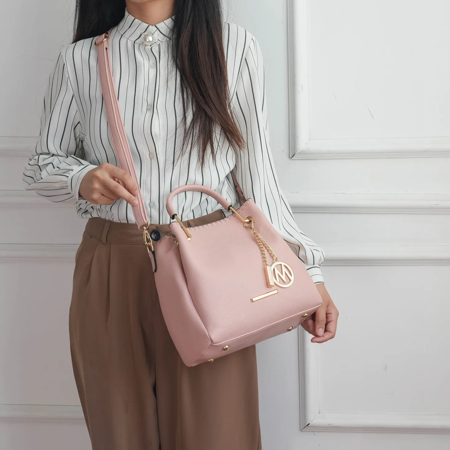 Isidora Shoulder Bag