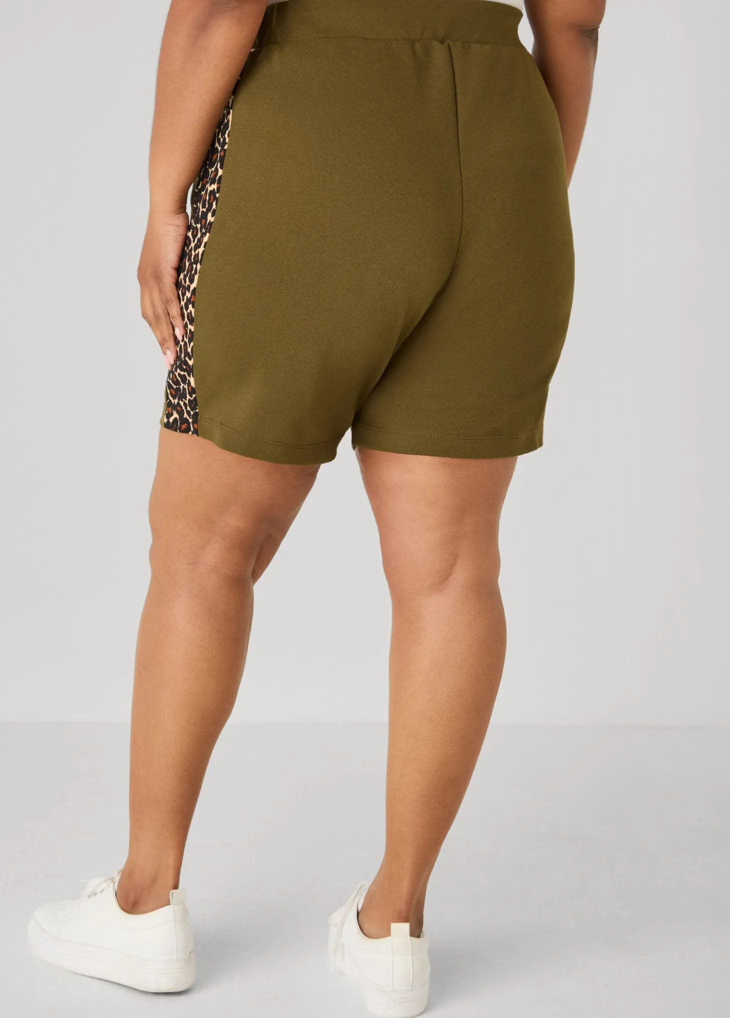 Leopard Trimmed Textured Shorts